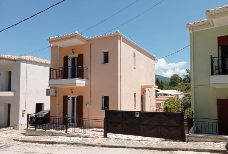 Hermes Holiday Home In The Port Of Sivota Екстер'єр фото