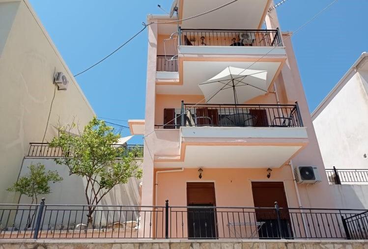 Hermes Holiday Home In The Port Of Sivota Екстер'єр фото